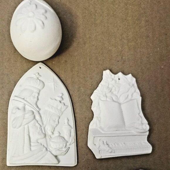 Lot of (8) Keepsake Charm Christmas Ornaments 3.5" Ceramic Bisque Ready to Paint - Picture 5 of 5